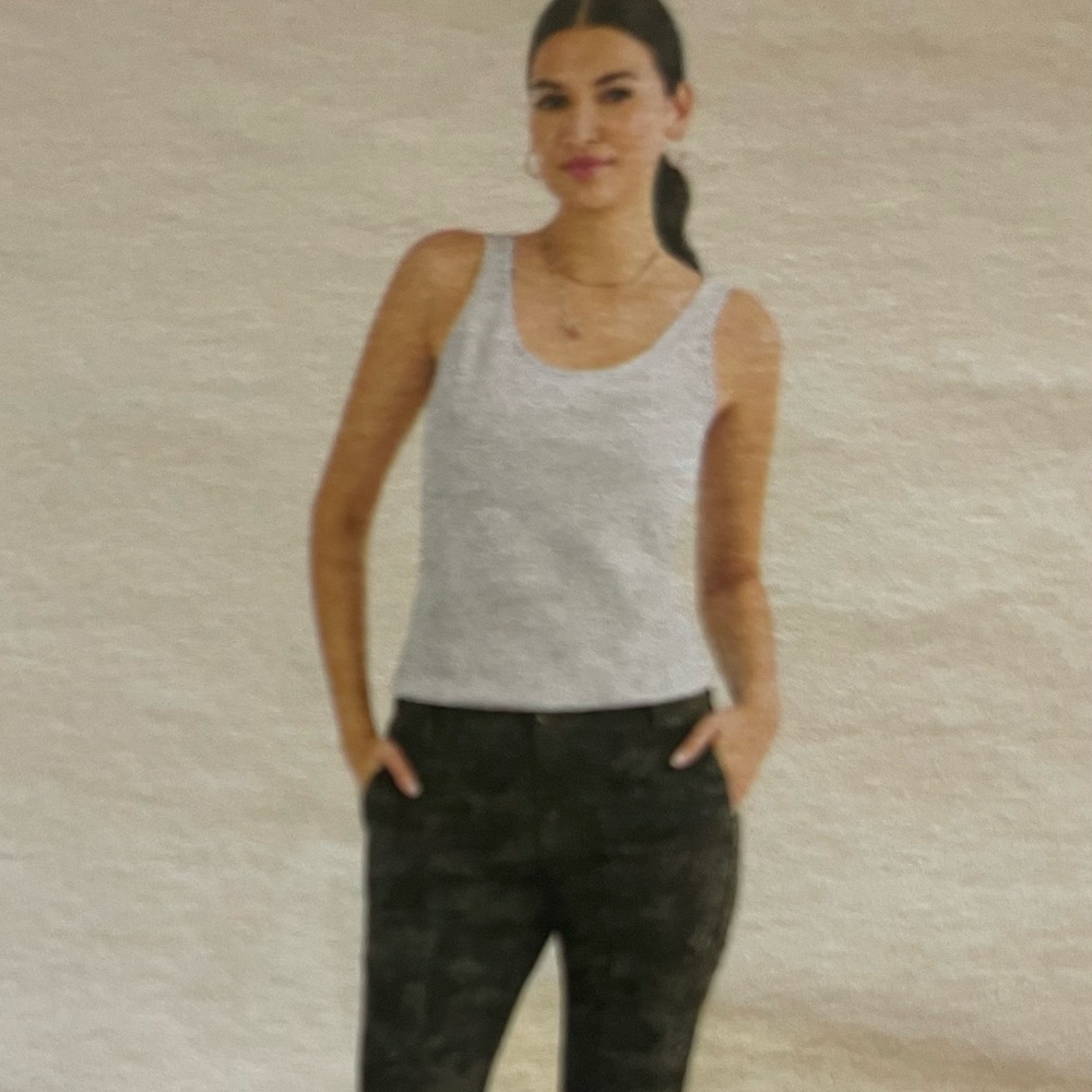 Cabi 6747 Striped Charm Tank White and Gray NWT Size M - Picture 3 of 3